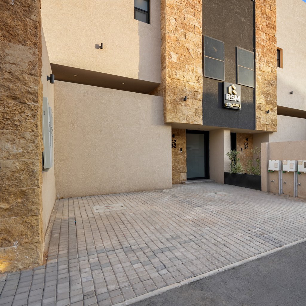 رسم 12 العليا - صورة المعرض